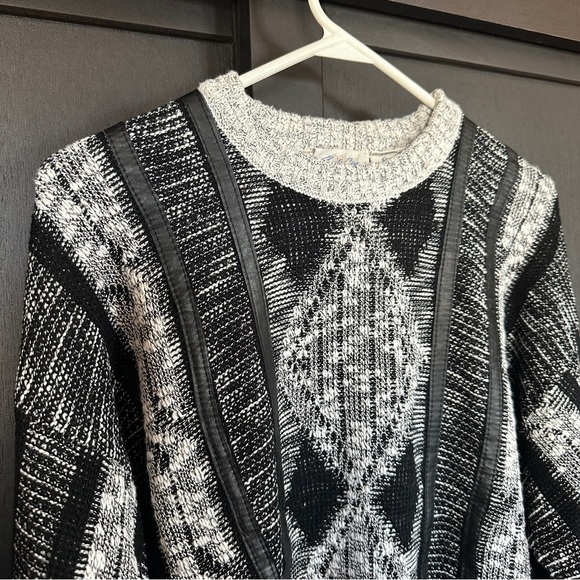 Vintage 1980s Leather Trim Chunky Knit Black and gray Crewneck Sweater size M - Picture 2 of 11